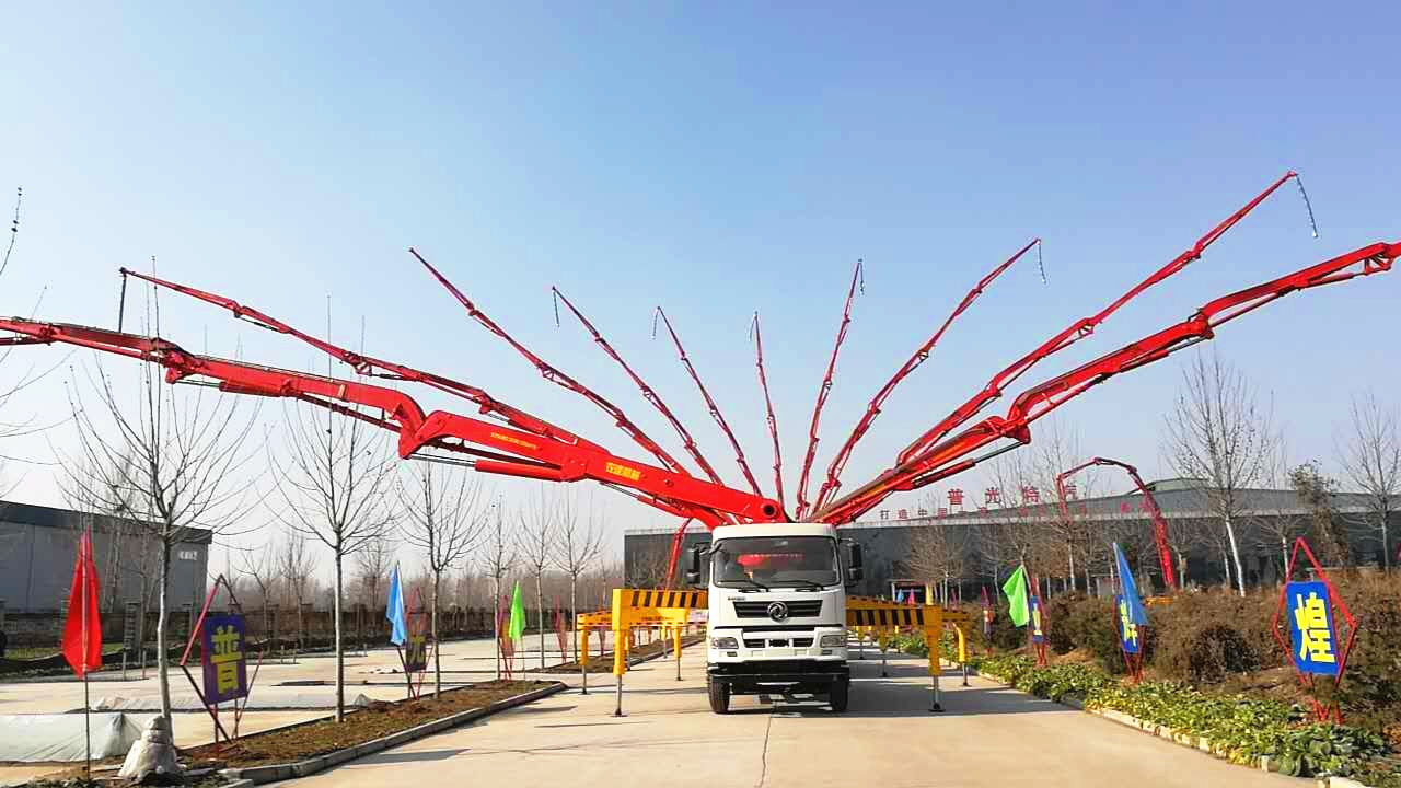 小型混凝土泵车