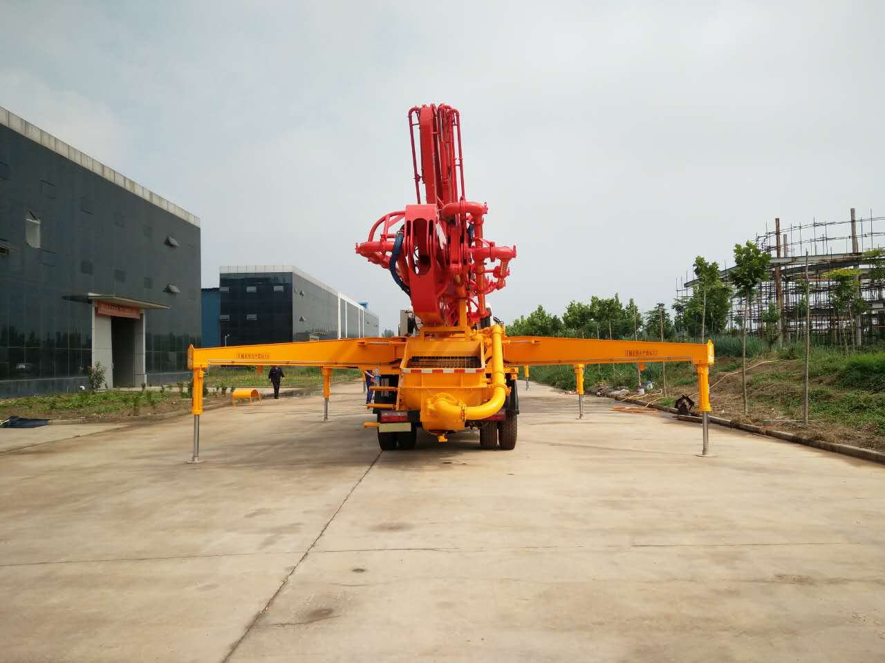 小型混凝土泵车